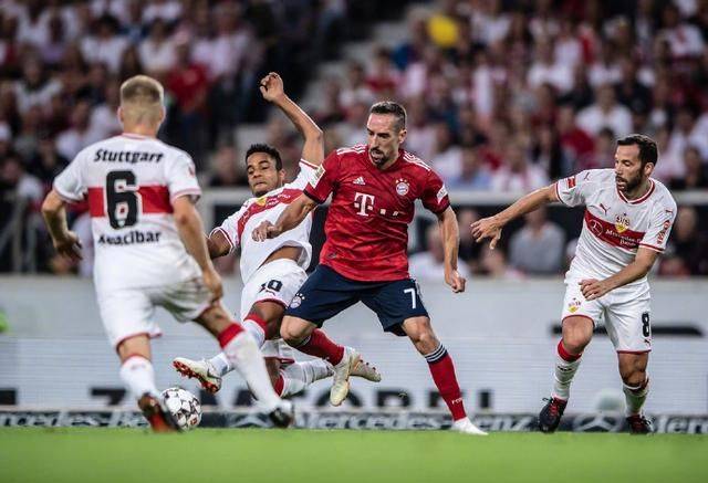 开云网站-成都蓉城训练开放日,集结日防线松动引欢呼,德国杯在即,医务组通报恢复的简单介绍