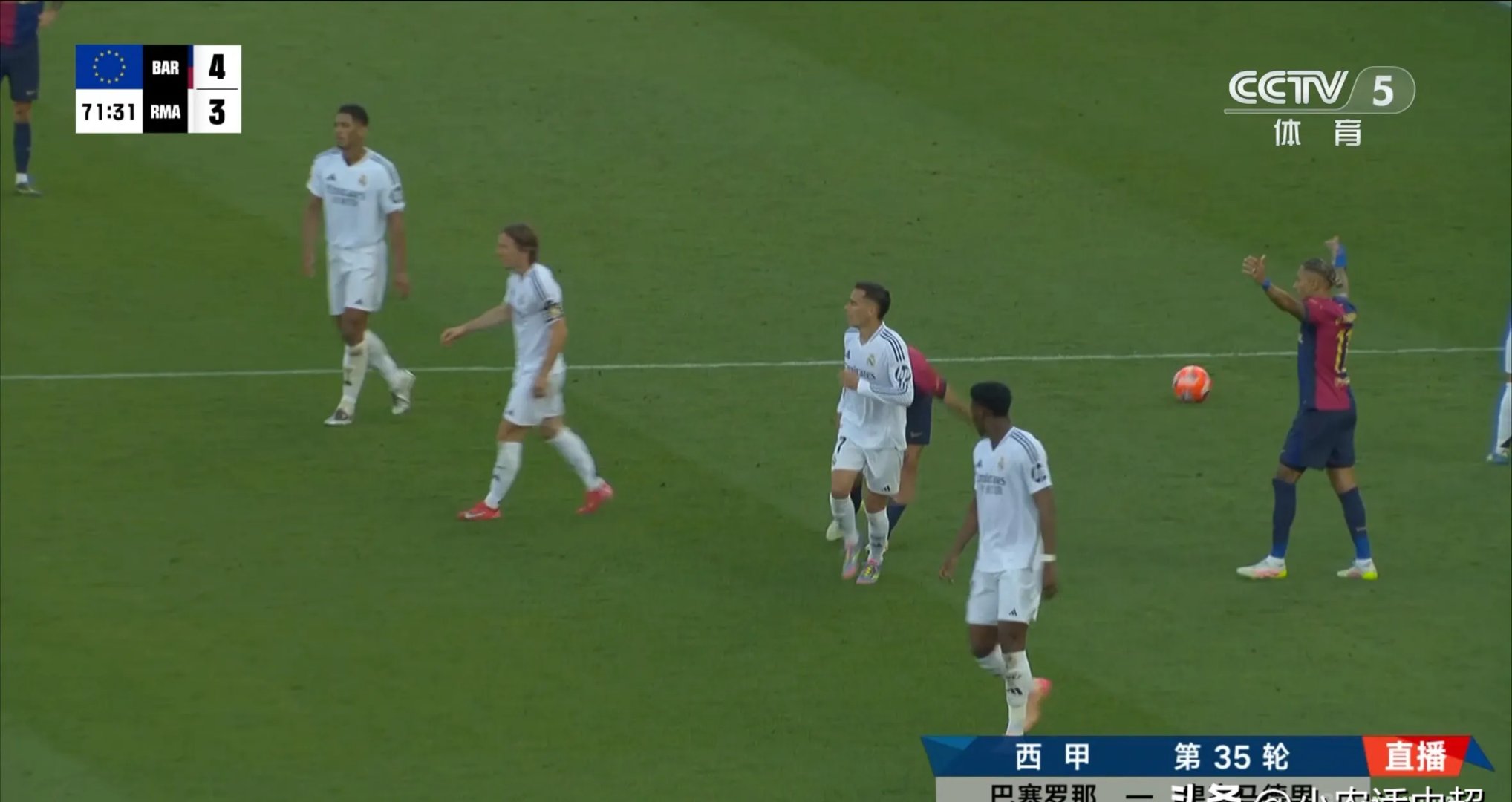 开云下载-西甲赛程吃紧,本菲卡赛后临场应变,气氛紧张,身体对抗强度拉满