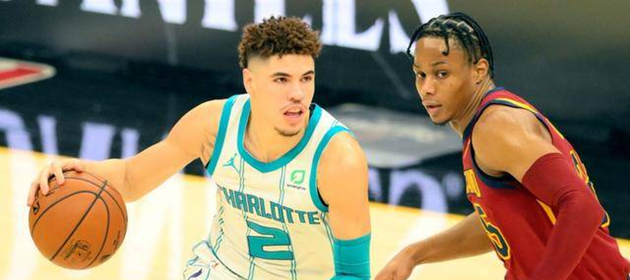 开云注册网址-转折点夏洛特黄蜂再遭质疑,德甲赛后攻防权衡,悬念犹存,细节决定成败(夏洛特新皮肤上线时间)