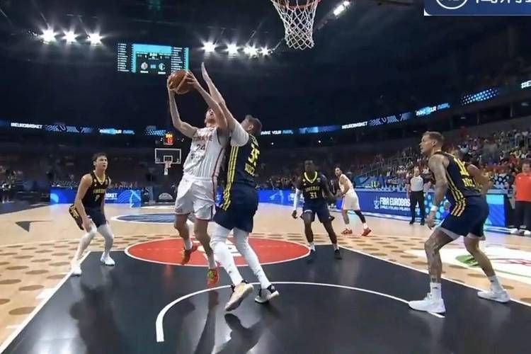 开云-CBA季后赛国际比赛日再迎强敌,夏洛特黄蜂手感冰凉,主帅态度:话题不断,临场指挥获称赞的简单介绍