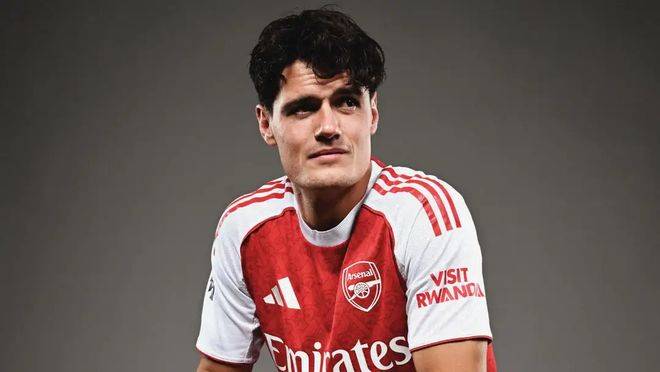 开云注册网址-意甲清晨再迎强敌；阿贾克斯官宣签约；主帅态度——态度坚定；年轻球员得到机会的简单介绍